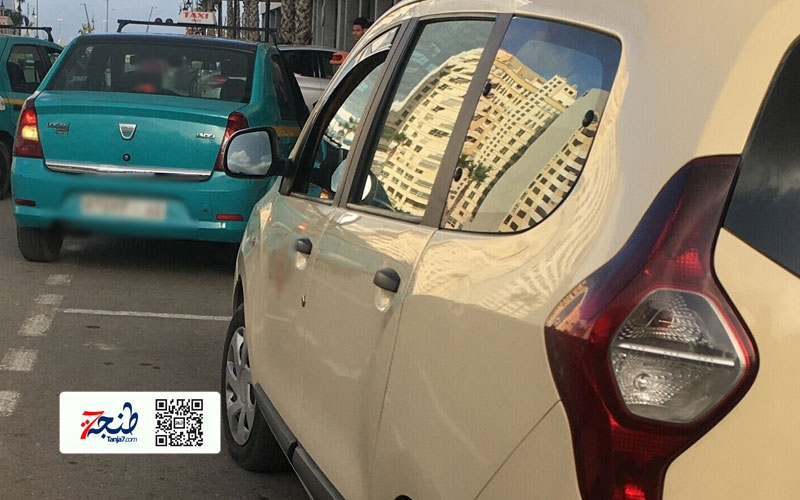 طاكسيات في طنجة يفرضون على الزبناء زيادةً في ثمن الرحلة