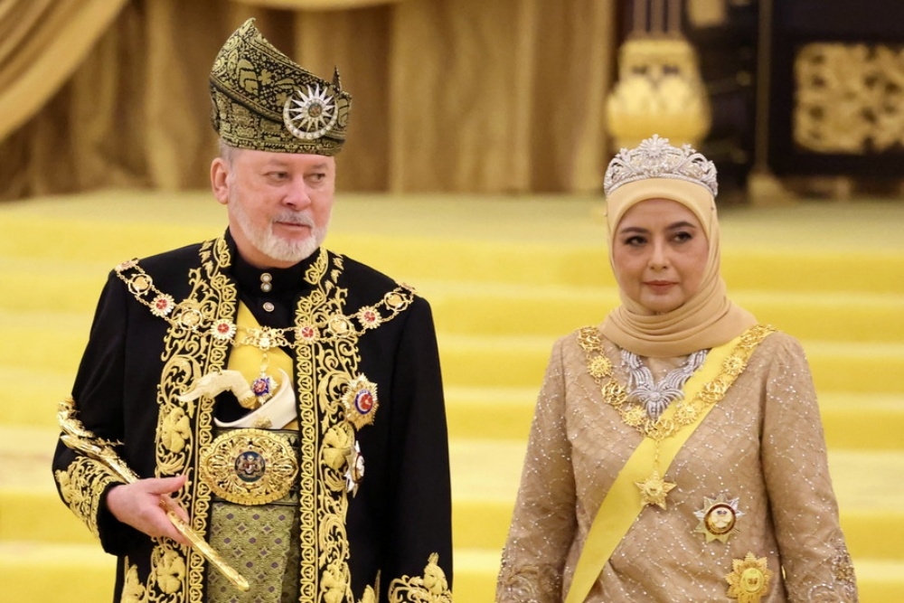 King, Queen wish all fathers 'Happy Father's Day'