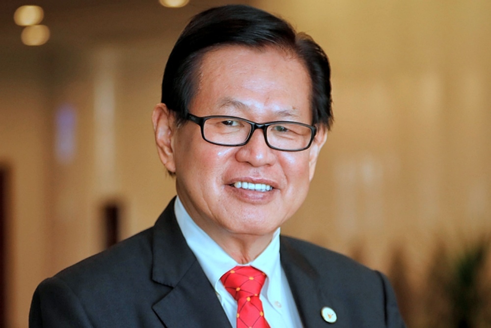 Kuching-Pontianak direct flights resume, more Kalimantan routes under study, says S'wak Transport Minister