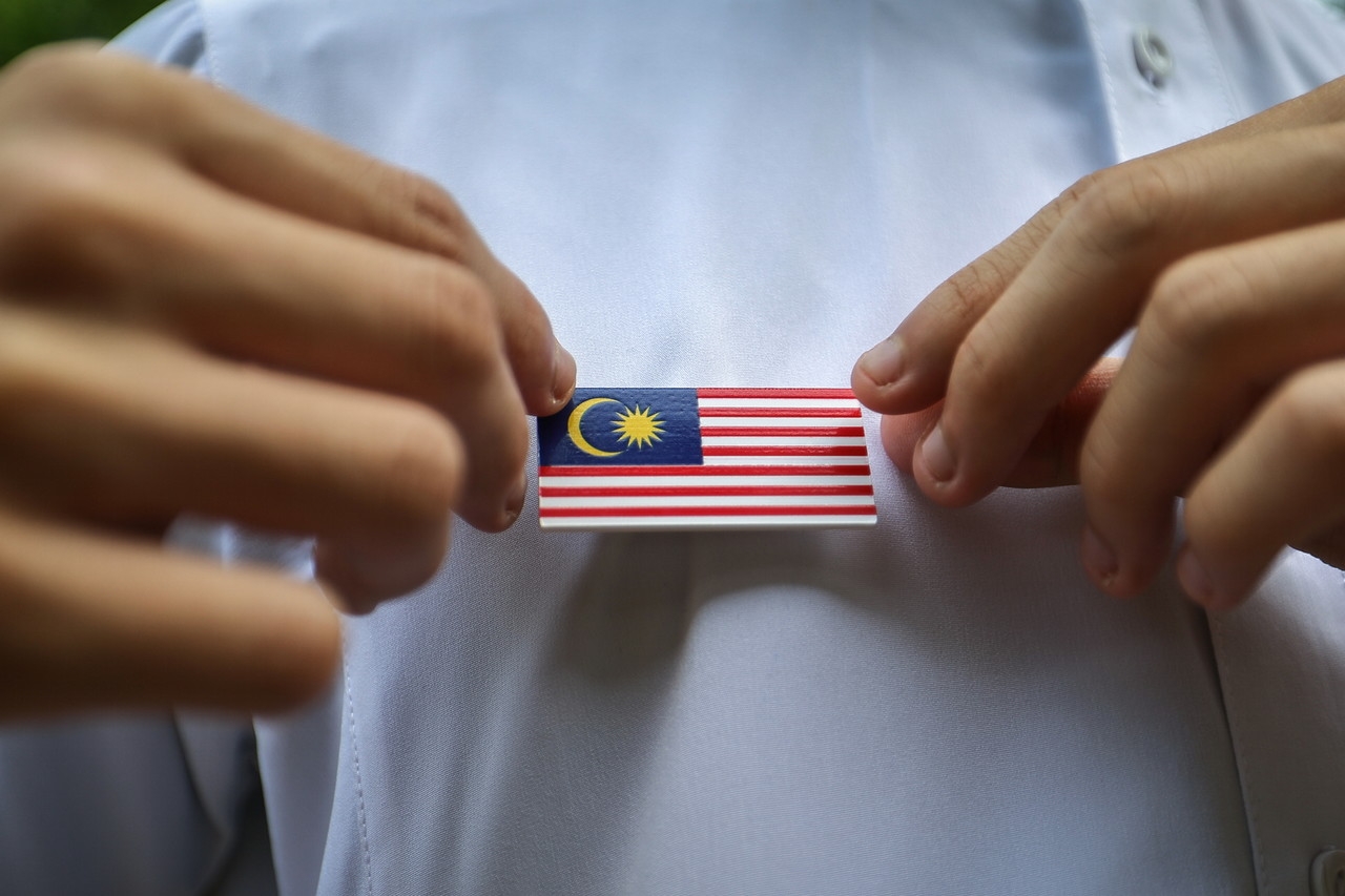 Extend wearing of Jalur Gemilang badge to kindergarten students, says Unity Minister