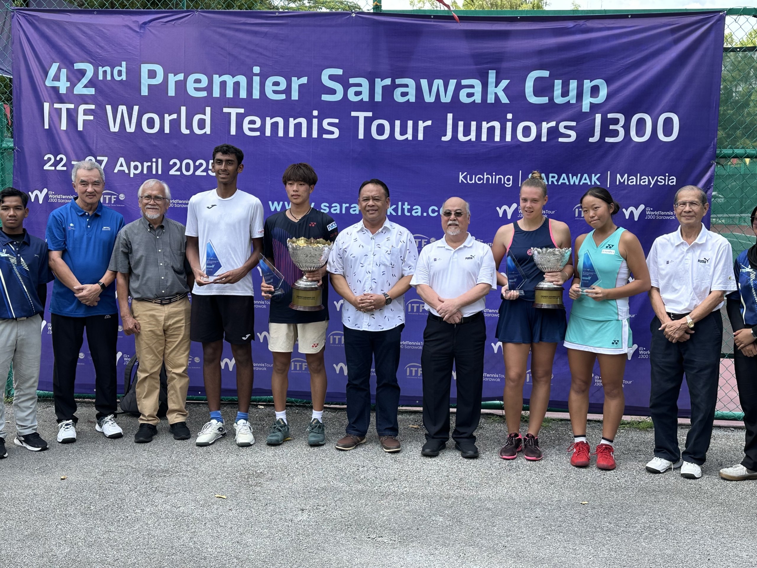 ‘Amazing' Yuliya and Ryo lift singles titles