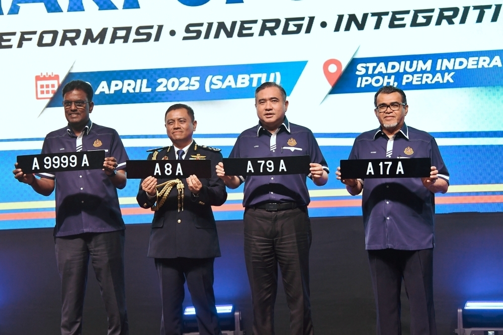 Hot plates! JPJ's 79th anniversary A__A auction rakes in RM24 mln