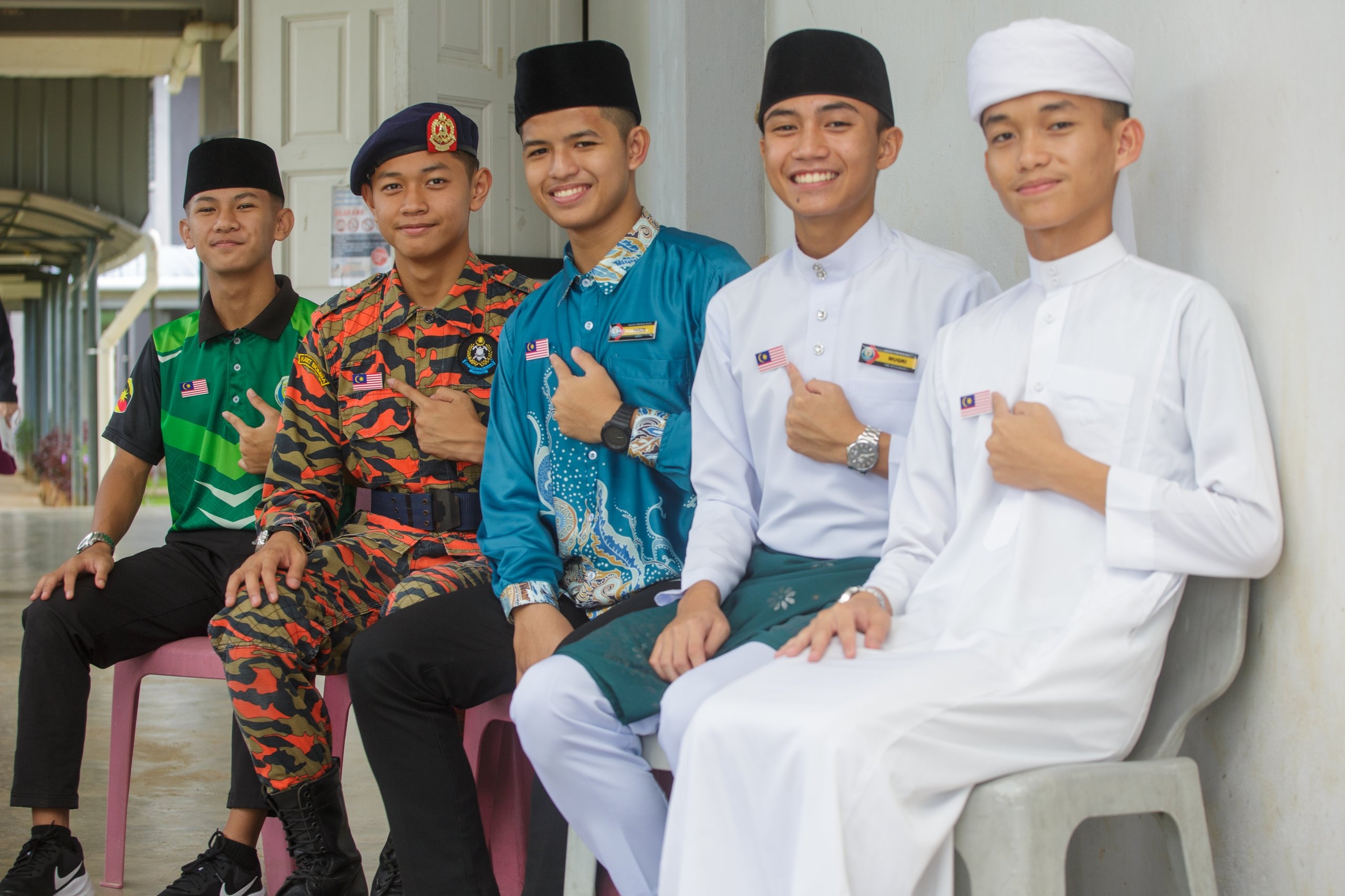 900,000 Sarawak students to receive Jalur Gemilang badges to foster patriotism