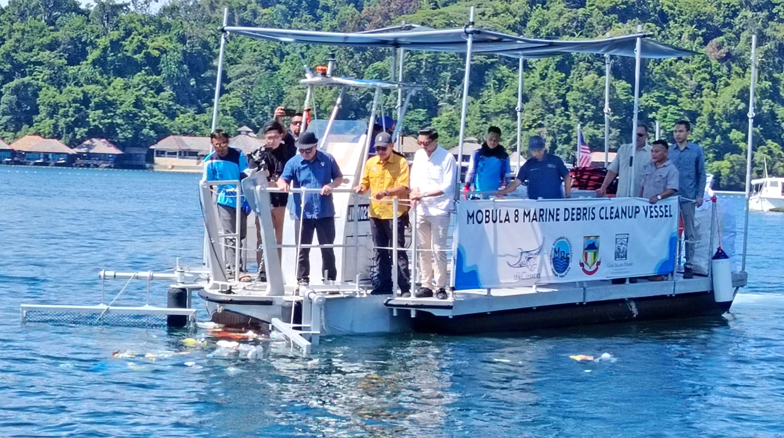 Skimmer boat to combat marine plastic pollution in KK