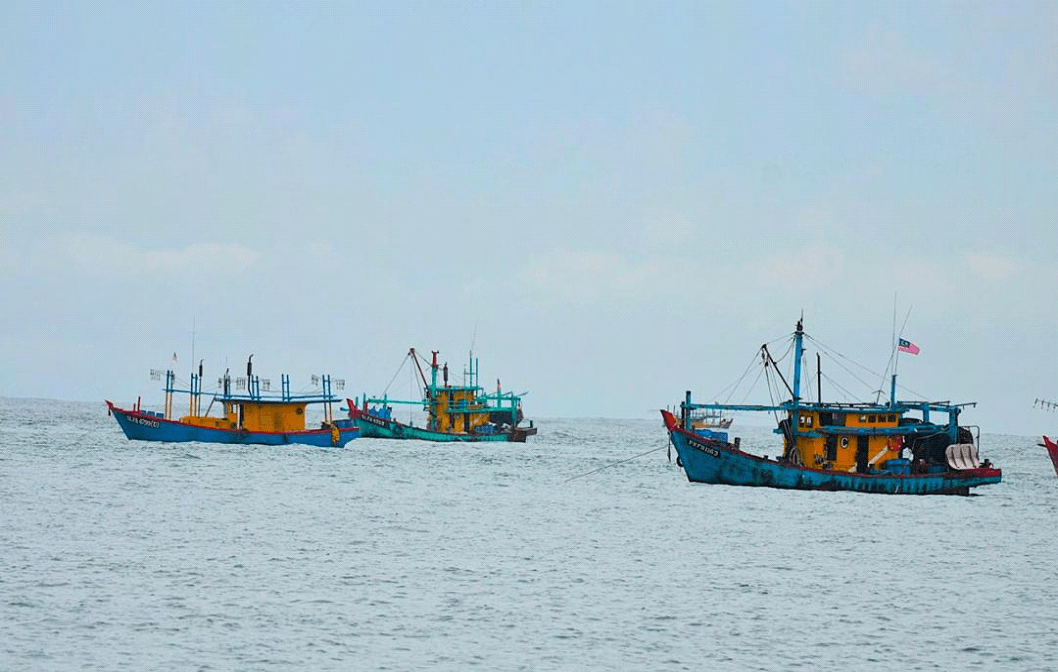 Subsidy cuts leave deep-sea fishermen struggling to stay afloat