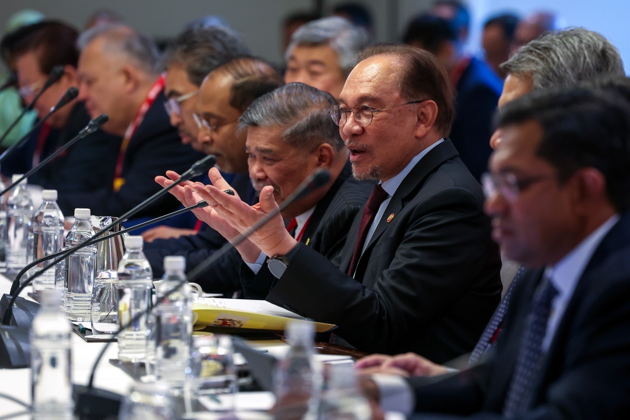PM Anwar attends roundtable meeting with Russian industry leaders