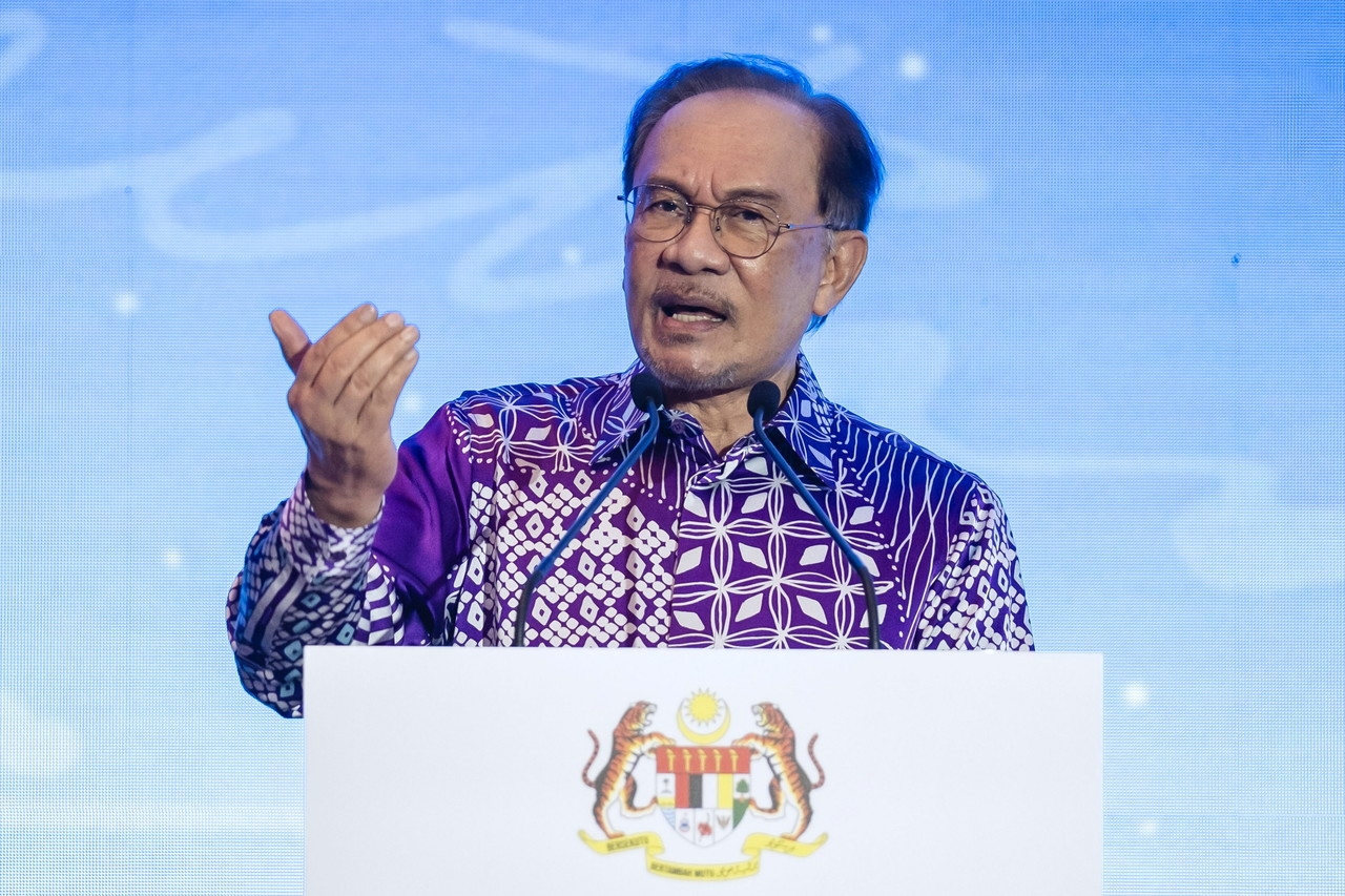 Proposal to raise retirement age needs comprehensive study, says Anwar