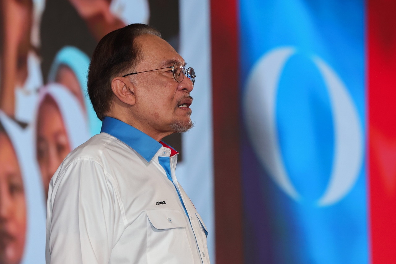 Anwar urges PKR leaders, members to strengthen organisation, gear up for GE16