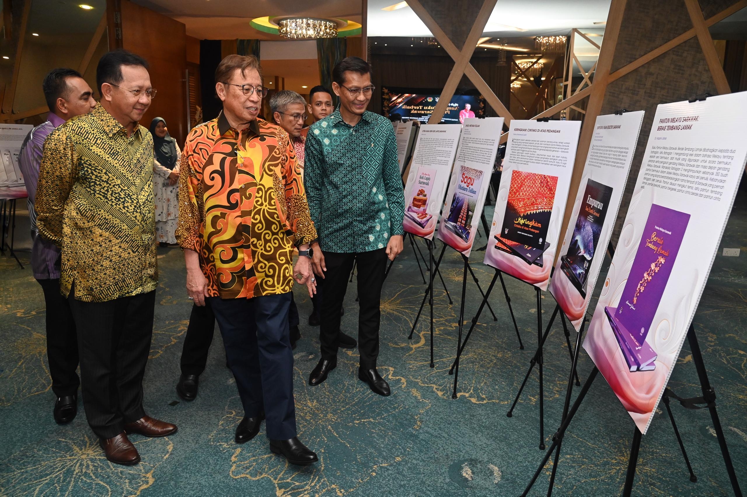 Sarawak mulls increasing allocation for digital learning devices like iPads, laptops for students