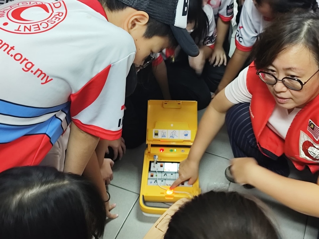 MRC SJK Chung Hua No 5 members gain life-saving skills in safety workshop