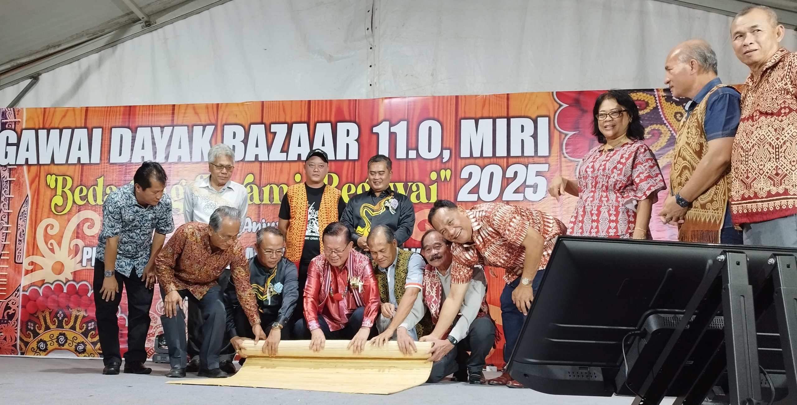 Lee: Gawai Dayak Bazaar a symbol of unity, entrepreneurship in Miri