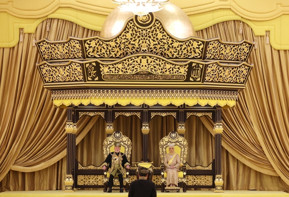 King and Queen extend Wesak Day wishes, call for unity to strengthen Malaysia
