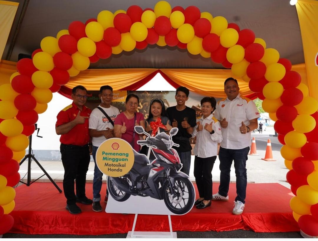 Shell station celebrates winner of ‘Kembara Lebih Jauh' campaign