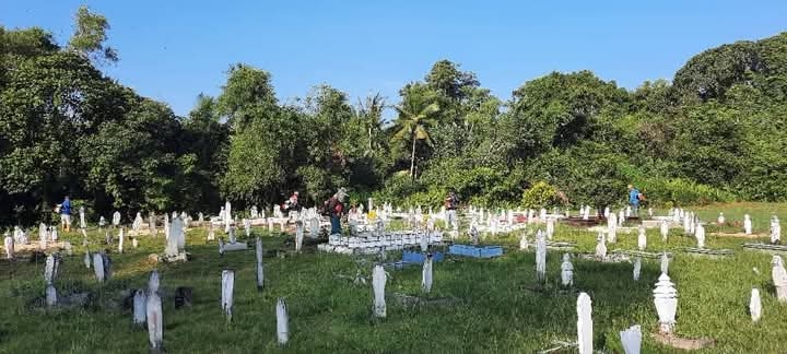 ‘Gotong-royong' at Kpg Jepak Muslim cemetery brings communities closer