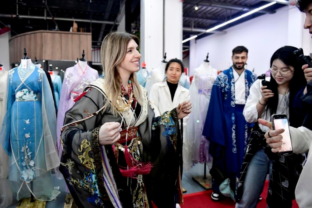 Ancient Chinese garments find their way into global wardrobes