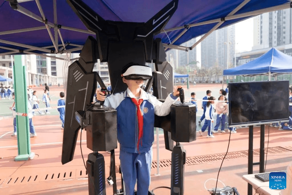 China strives to cultivate tech-savvy generation in AI-driven classrooms