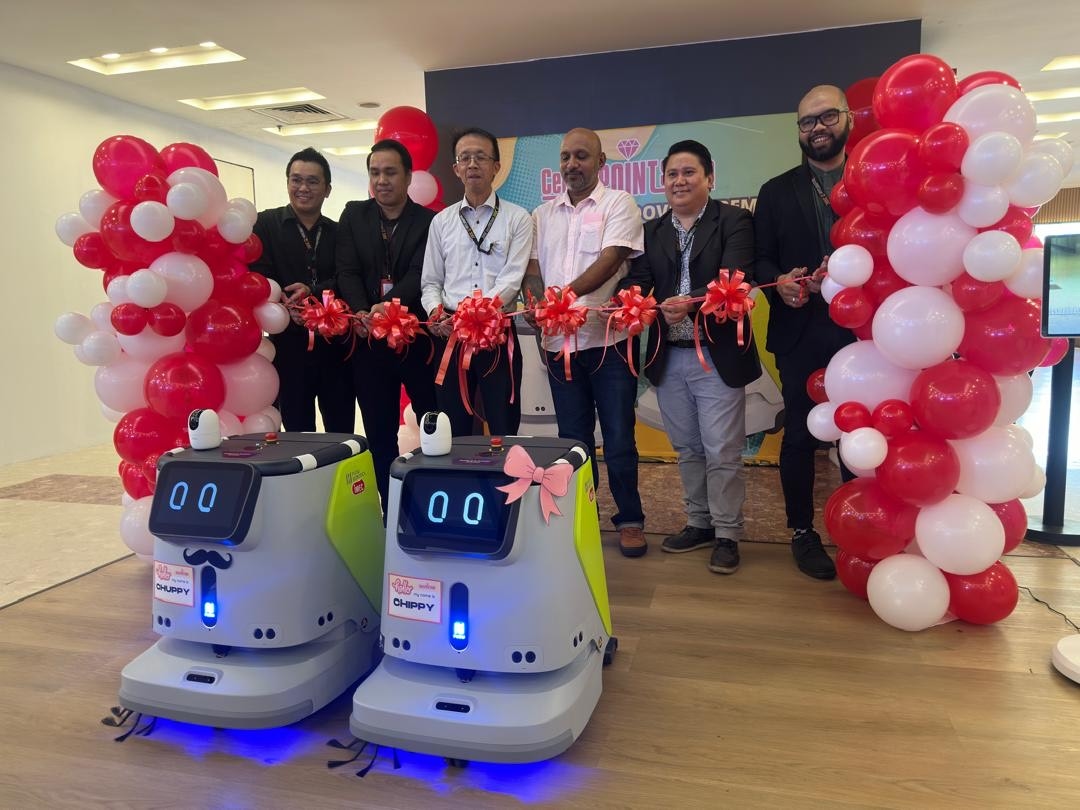 Mall launches AI-powered cleaning robots