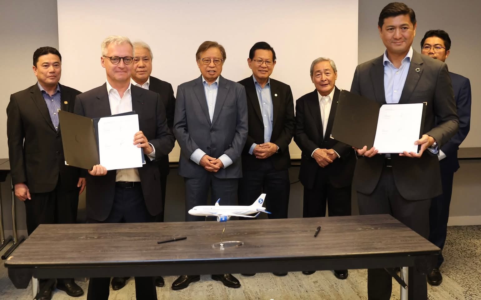 Premier witnesses Airod-Satys agreement signing in France, collaboration to boost M'sia's aerospace ecosystem