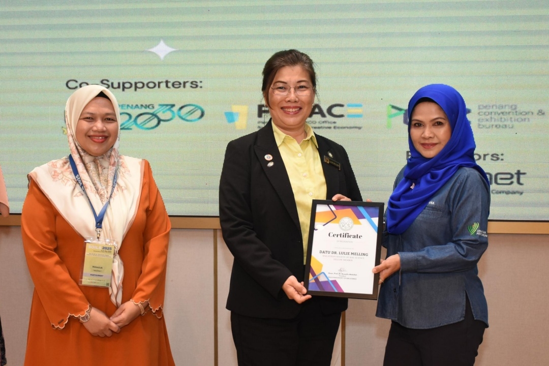 Dr Lulie Melling becomes first Sarawakian to receive MSSS Research Fellow Award