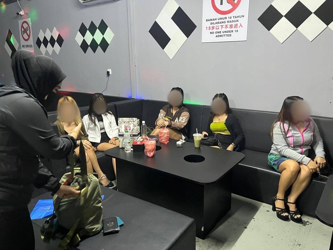 Immigration raid in Serian, Bau and Kuching sees 46 foreigners detained