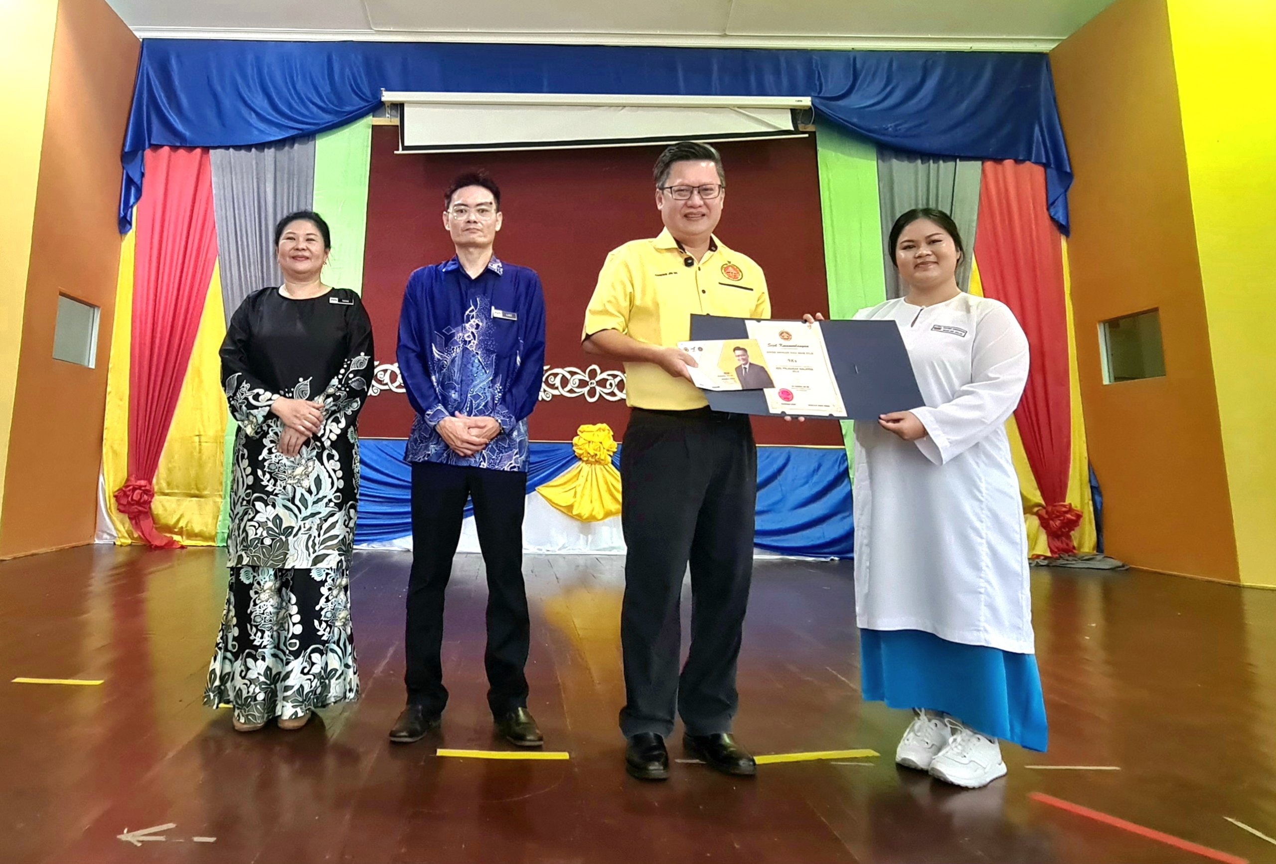Bukit Assek rep rewards 49 SPM high achievers with RM10,800 in incentives