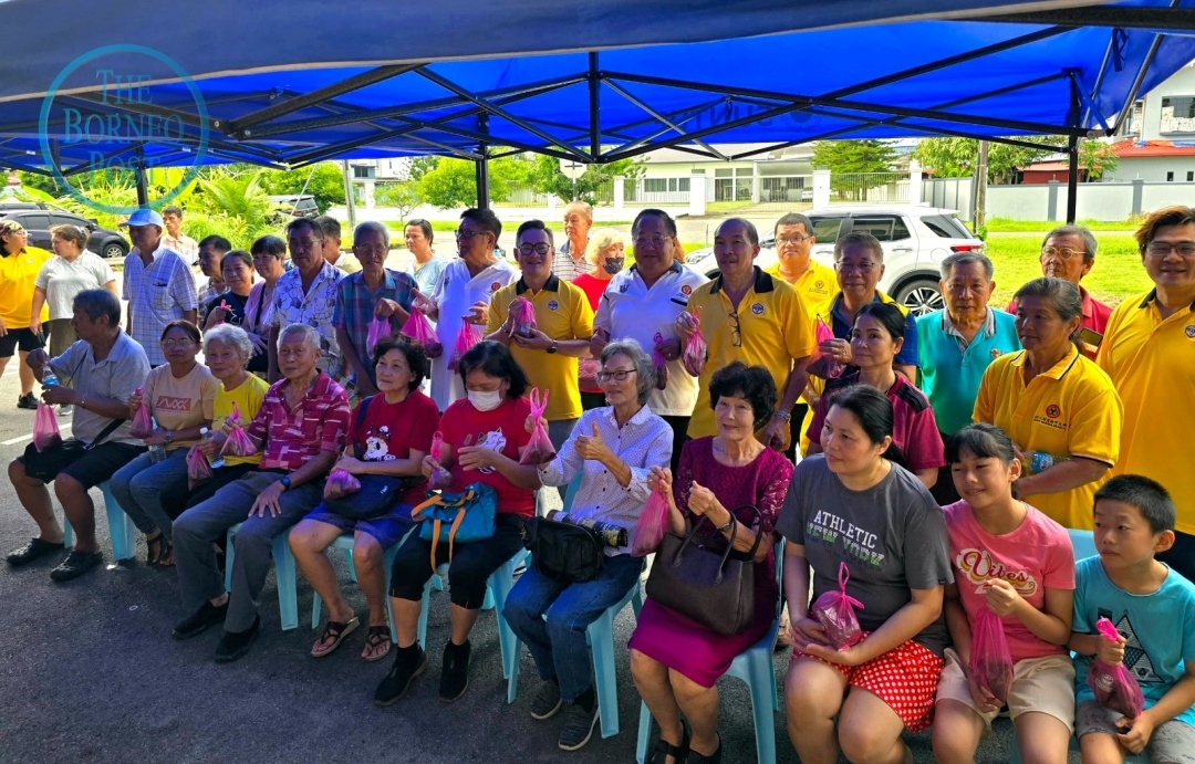 Dragon Boat Festival: SUPP Pelawan Youth distributes 500 packs of dumplings to seniors
