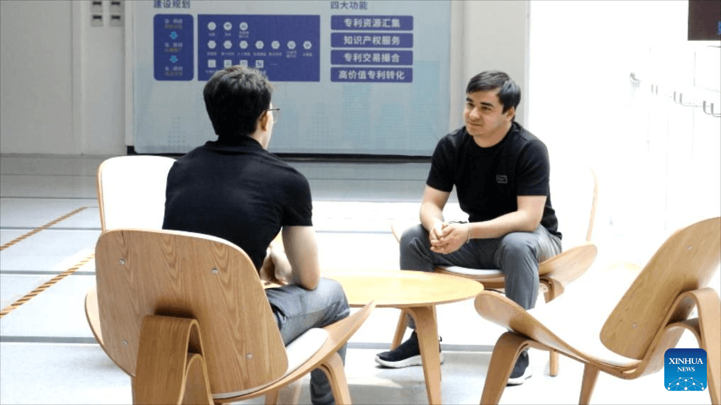 Central Asian youth flock to Xi'an to pursue entrepreneurial dreams