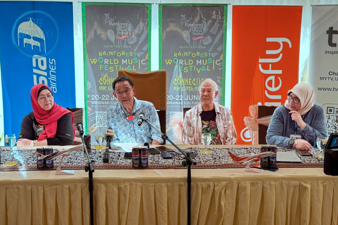 Pontianak-Kuching direct flights may resume soon, says Abdul Karim