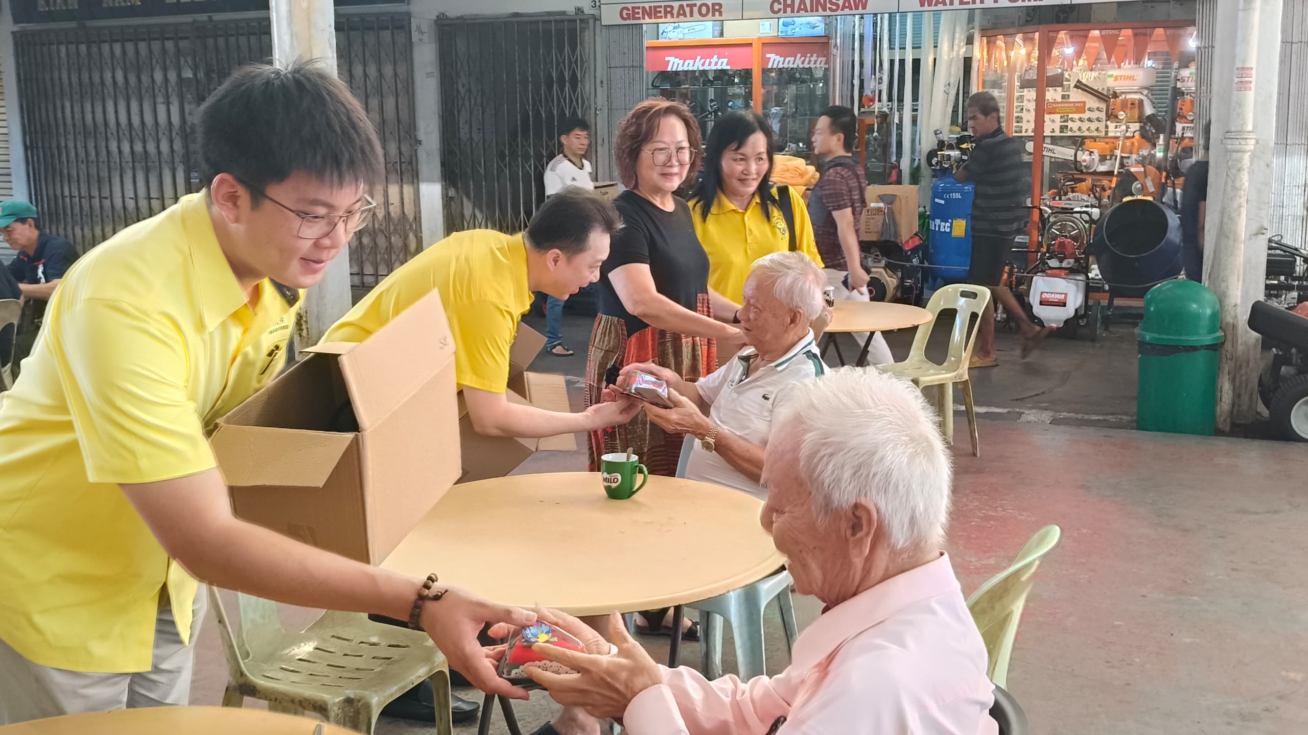 SUPP Piasau honours fathers with heartfelt Father's Day gifts