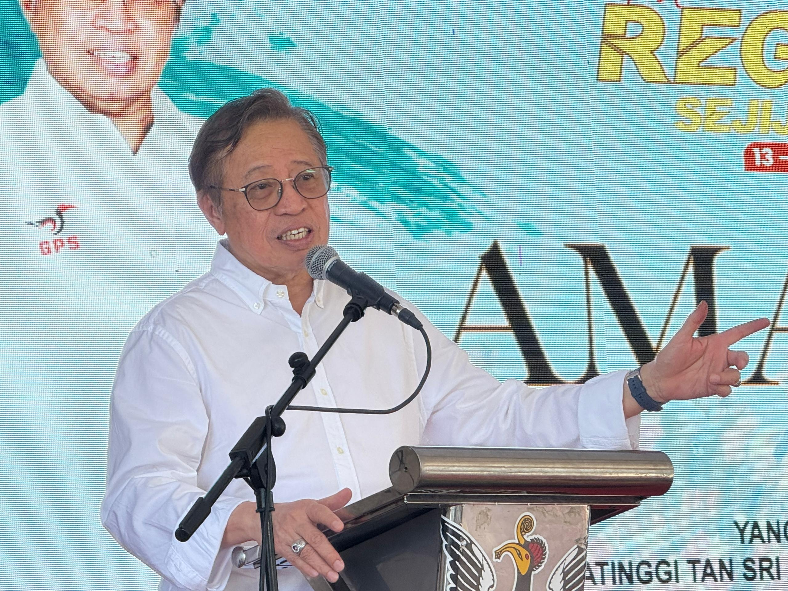 Abg Jo: S'wak govt to develop new housing expansion for Kpg Sejijak, Paroh