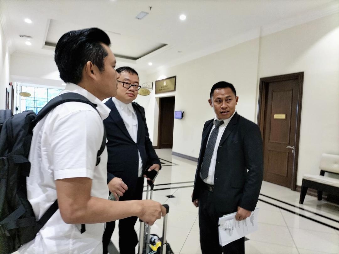 Ex-civil servant fined for corruption involving towing services