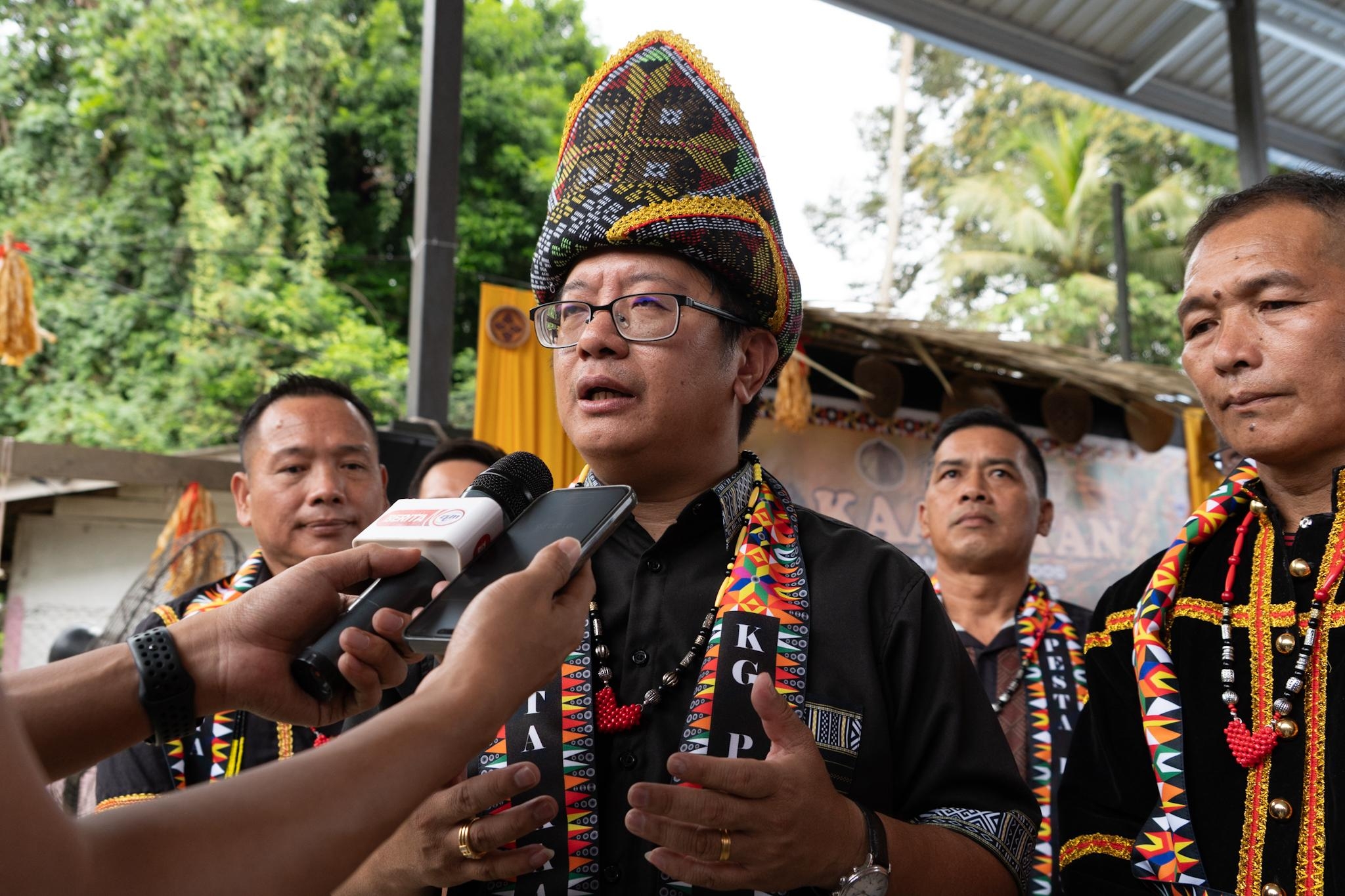 Implement federal-funded projects in Sabah according to schedule - Ewon