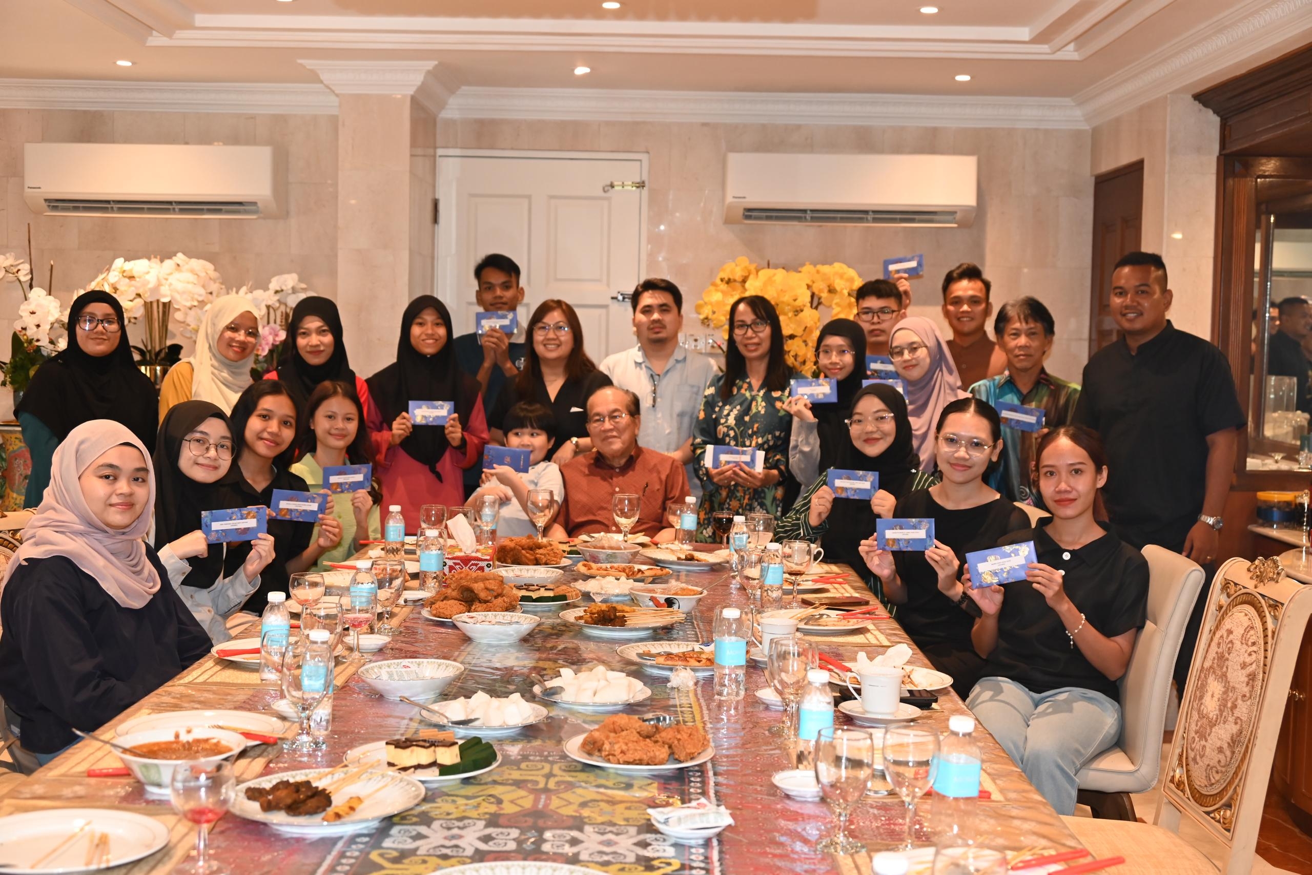 Uggah: More STEM education initiatives for Bukit Saban students
