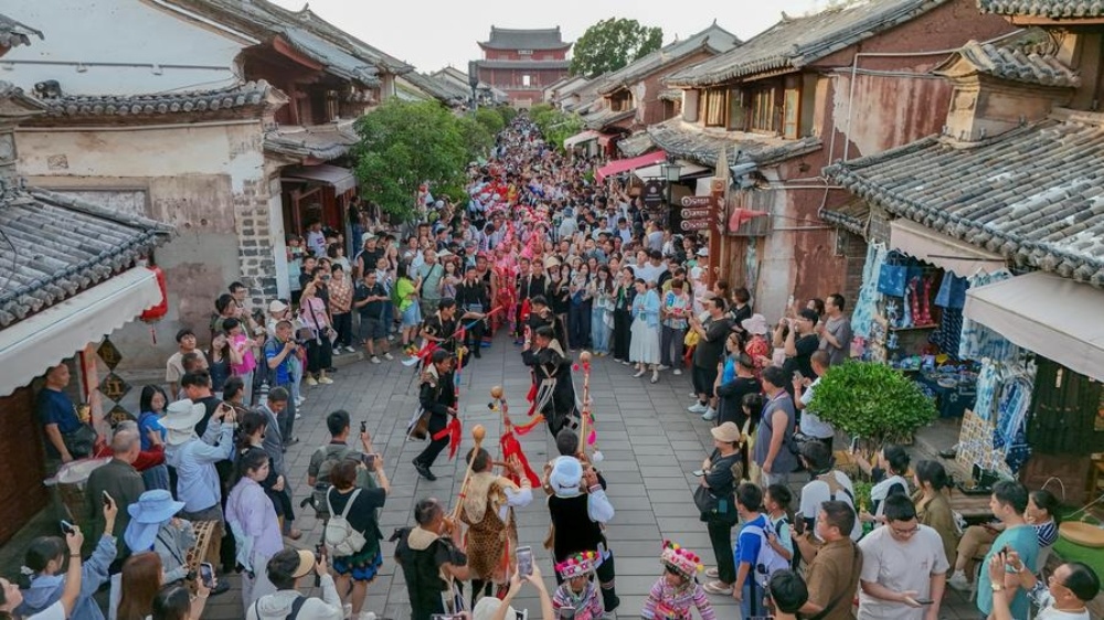 Long-stay tourism boom ignites ‘cool economy' in China highlands