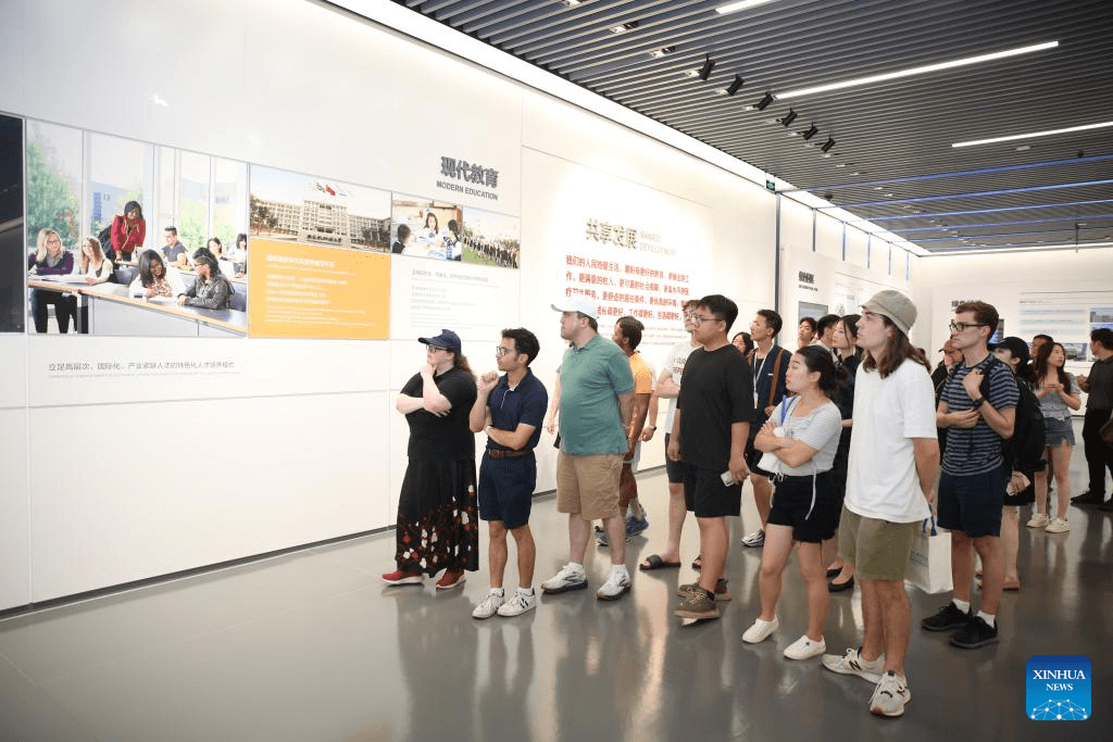 Chinese, US youth connect in trips exploring culture, technology in China