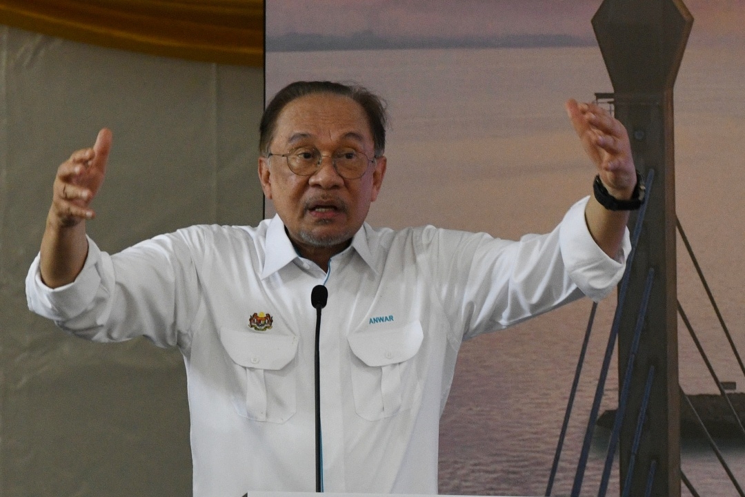 Anwar says will not step down unless proven guilty of misconduct
