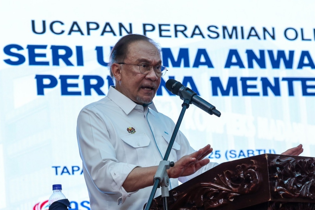 Jho Low in Shanghai under alias? Anwar says he's read the news, will check with Home Ministry