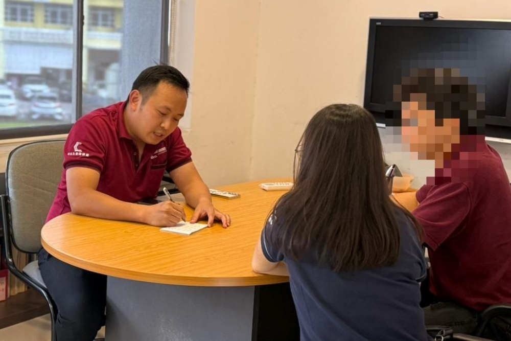 Kuching teacher loses RM240,000 in scam, turns to moneylenders in desperation