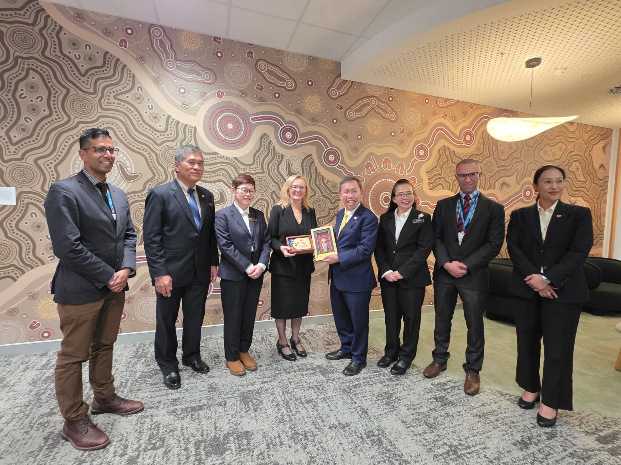 Dr Sim renews call for increased healthcare spending in Sarawak