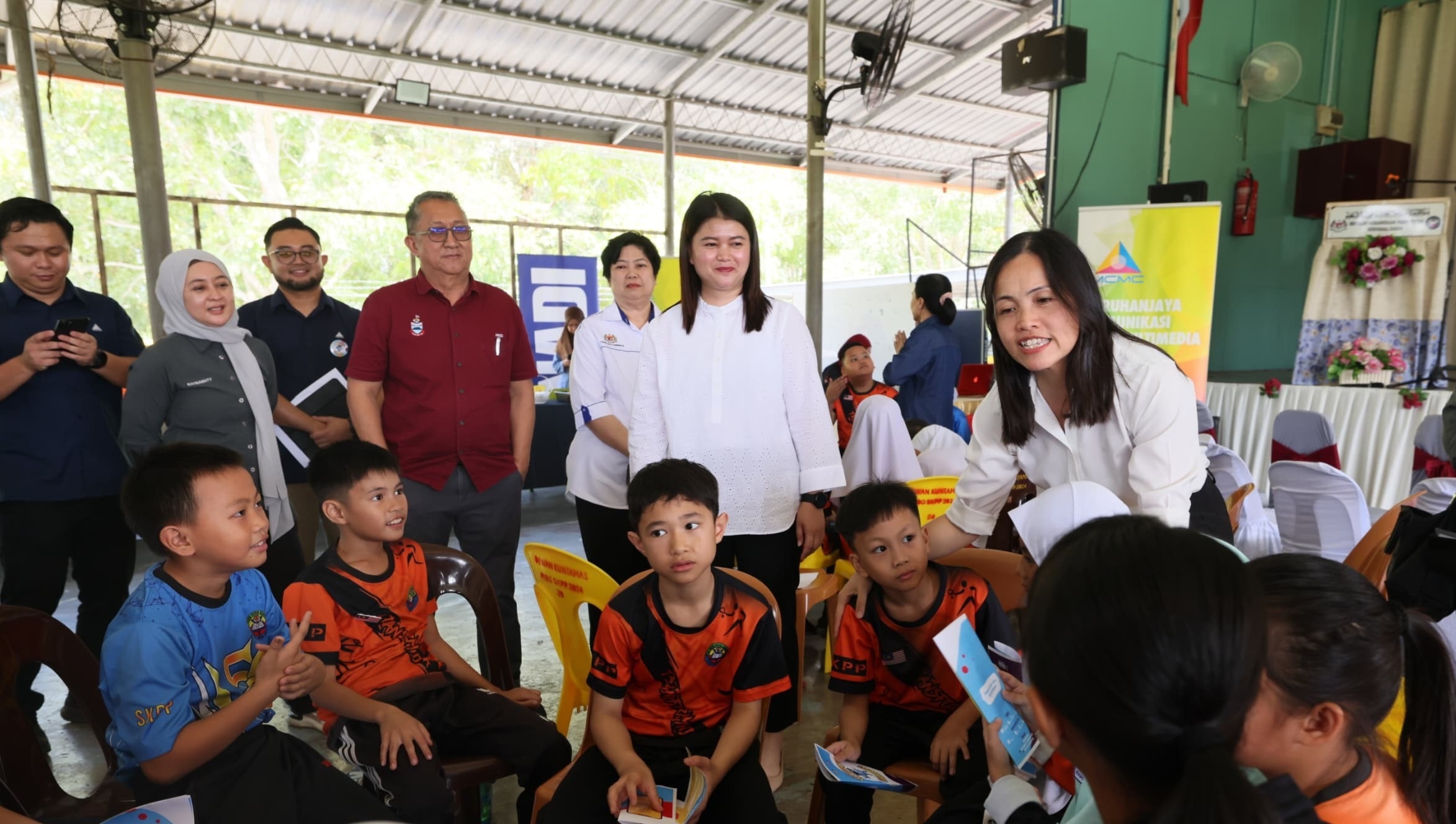Keningau school pioneers internet safety module for young students