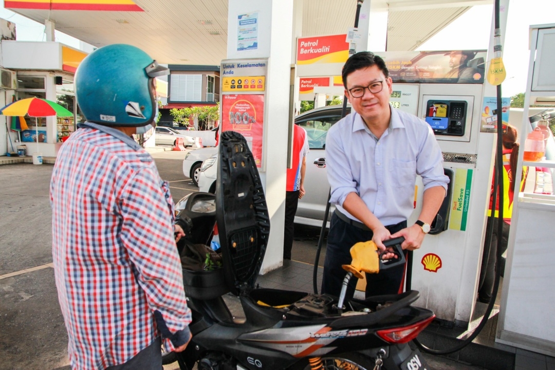 Sibu MP's fuel subsidy programme draws over 500 vehicles