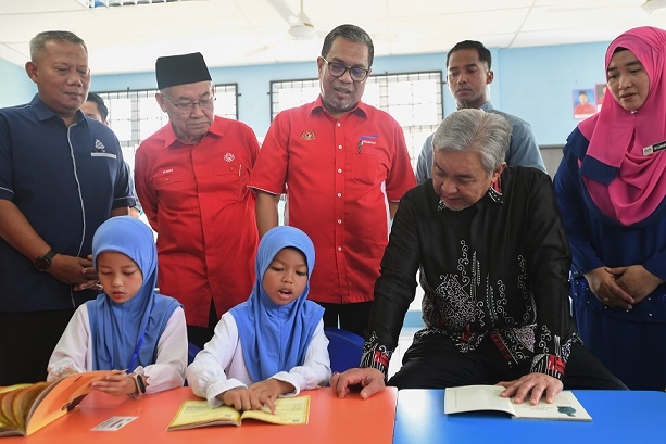 13MP: Govt not neglecting rural areas – Ahmad Zahid