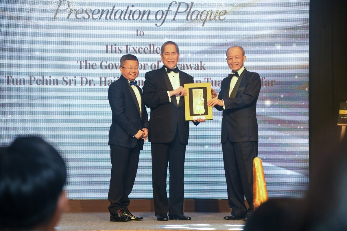 TYT Sarawak honoured by inaugural bencher recognition from nation's legal fraternity