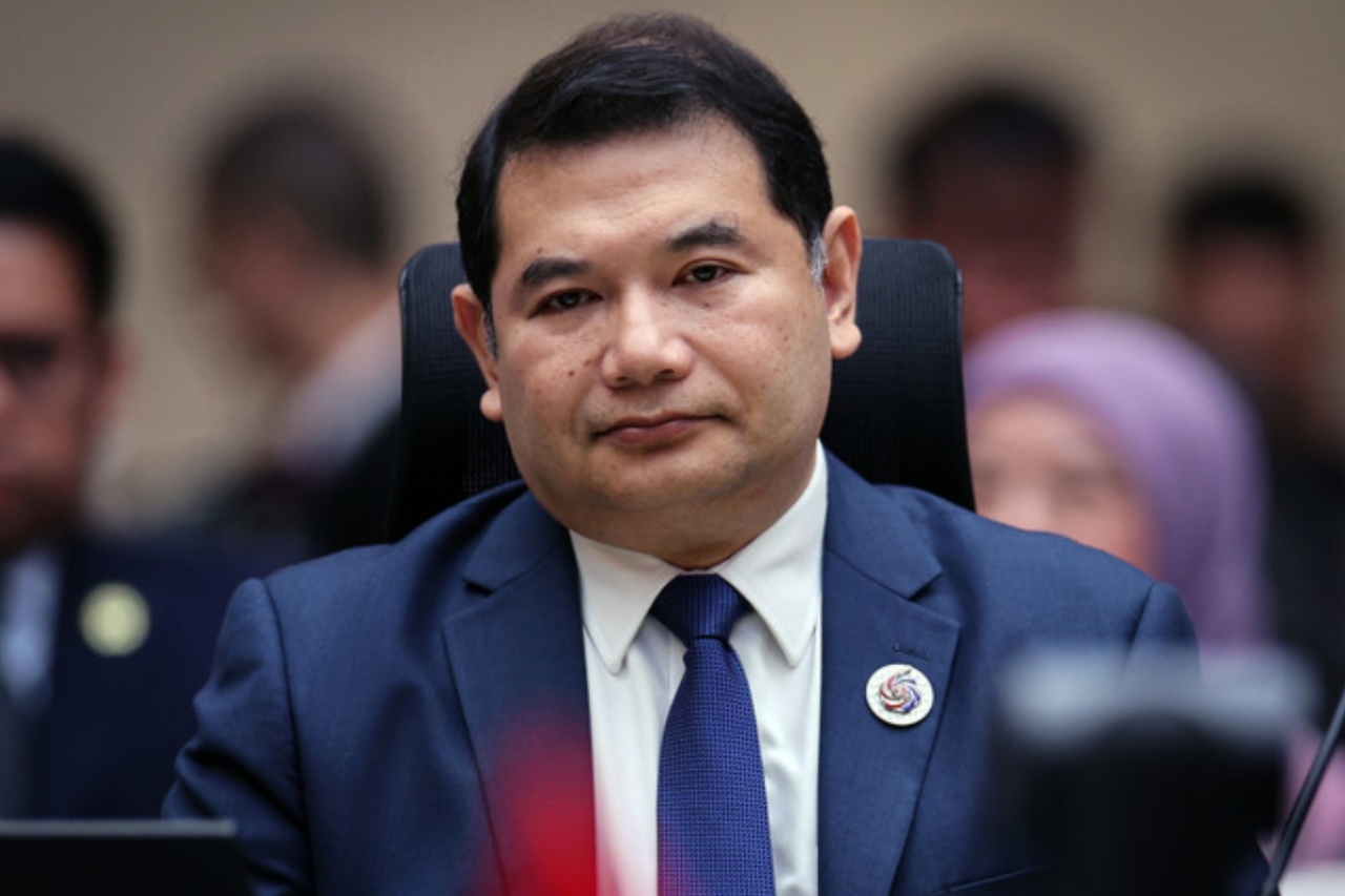Rafizi reveals wife receives threatening messages
