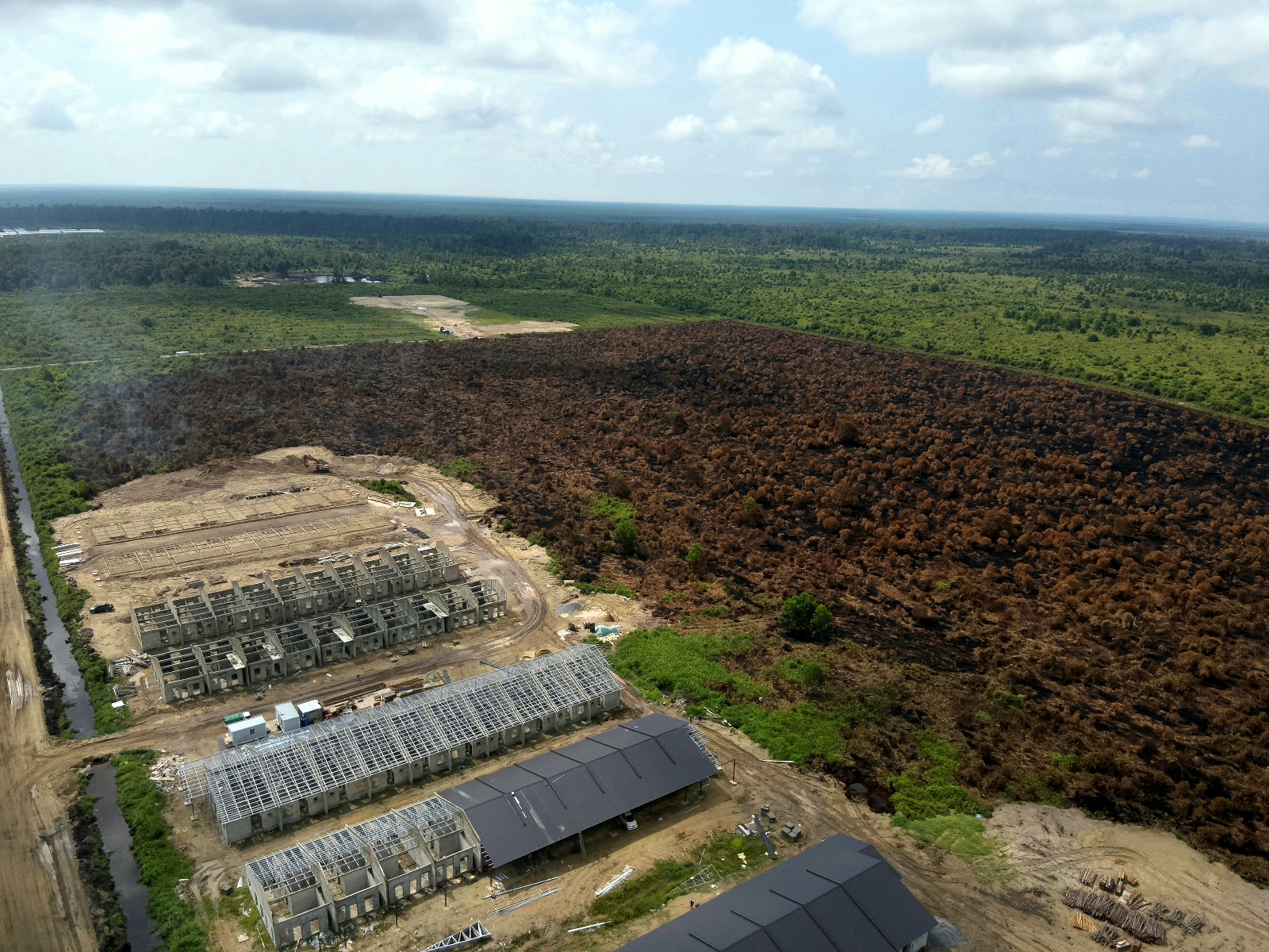 Over 100 hectares affected as forest fire near UiTM Mukah rages on