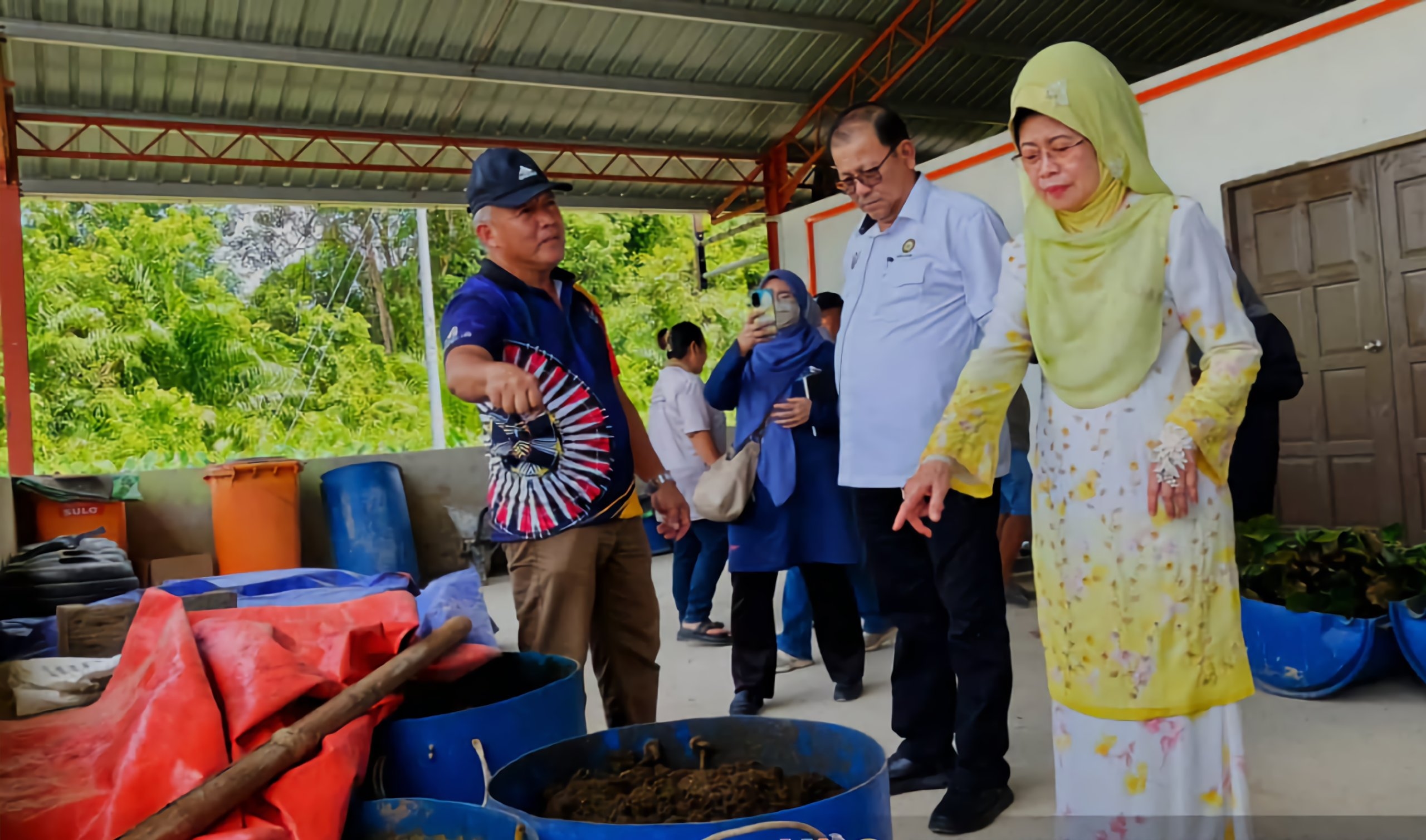Fatimah inspects key devt projects in Dalat