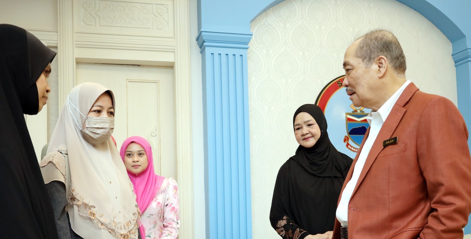 Sabah Chief Minister meets with Zara Qairina's mother, calls on public to avoid unwarranted speculation