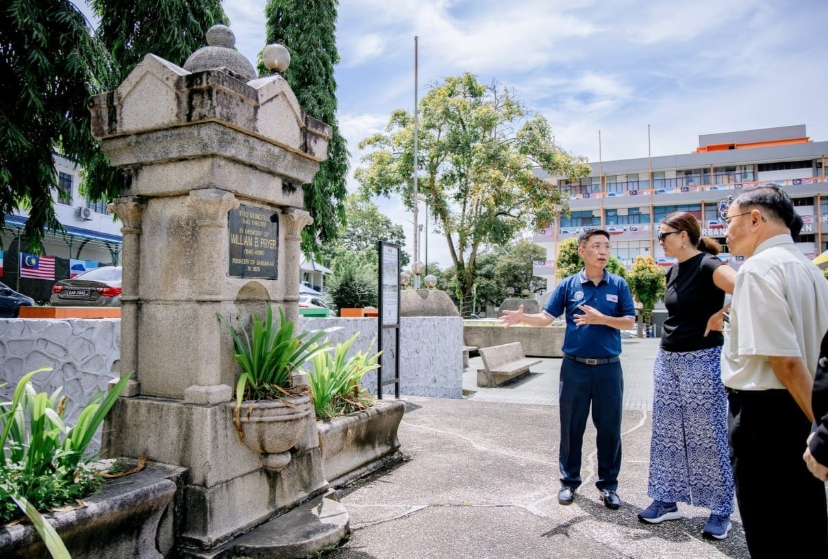 Australian High Commissioner visits Sandakan Heritage Trail