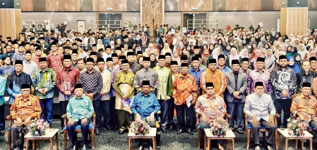 Hajiji urges Muslim youth to step up as change-makers