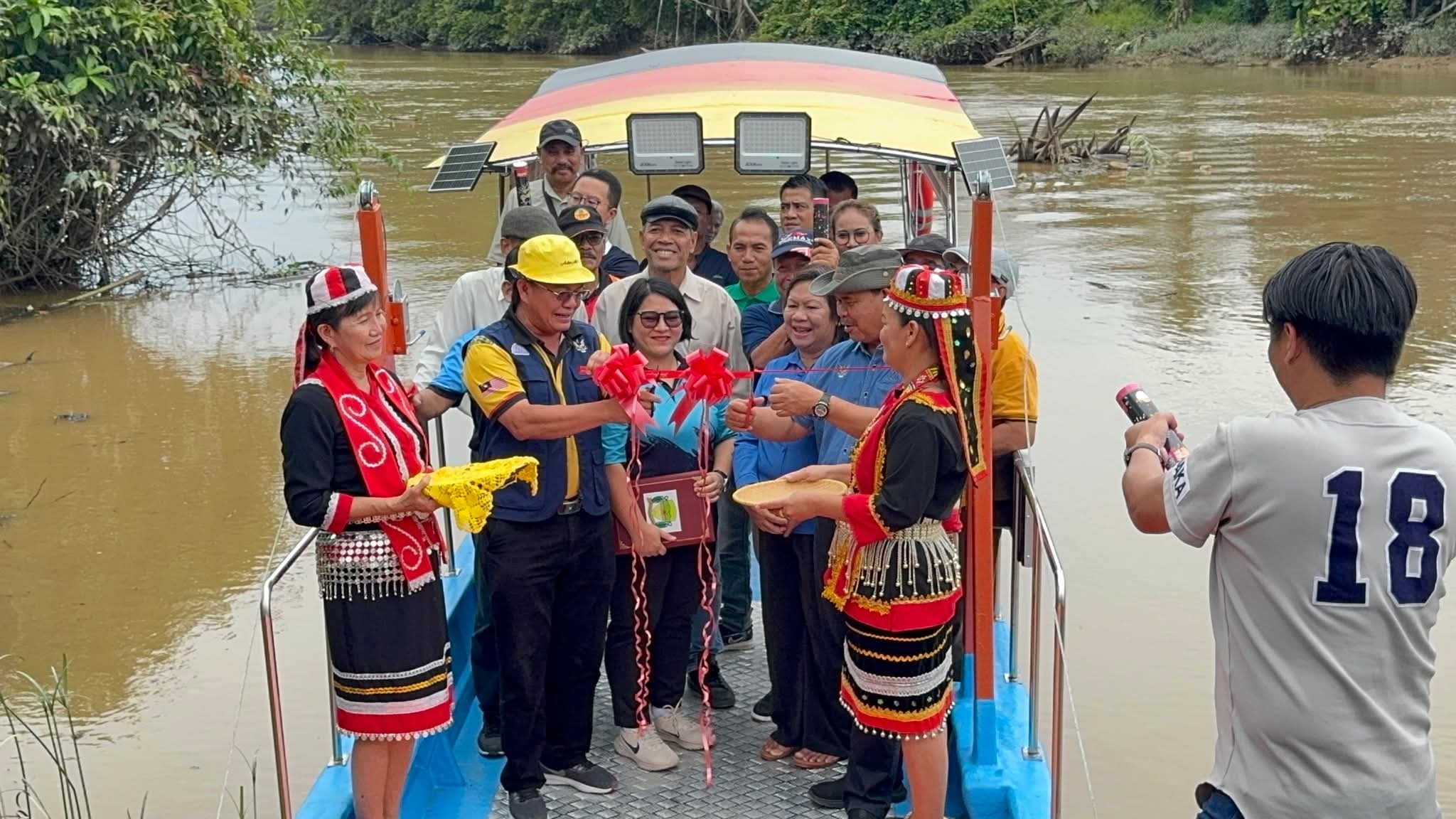 Kampung Selampit gets second fibre boat pending bridge completion